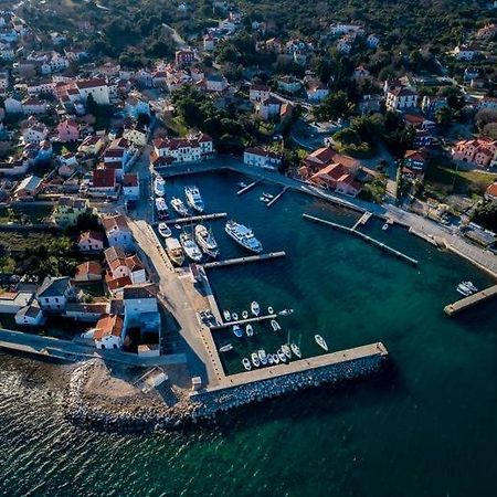 Oaza Apartment Nerezine Bagian luar foto